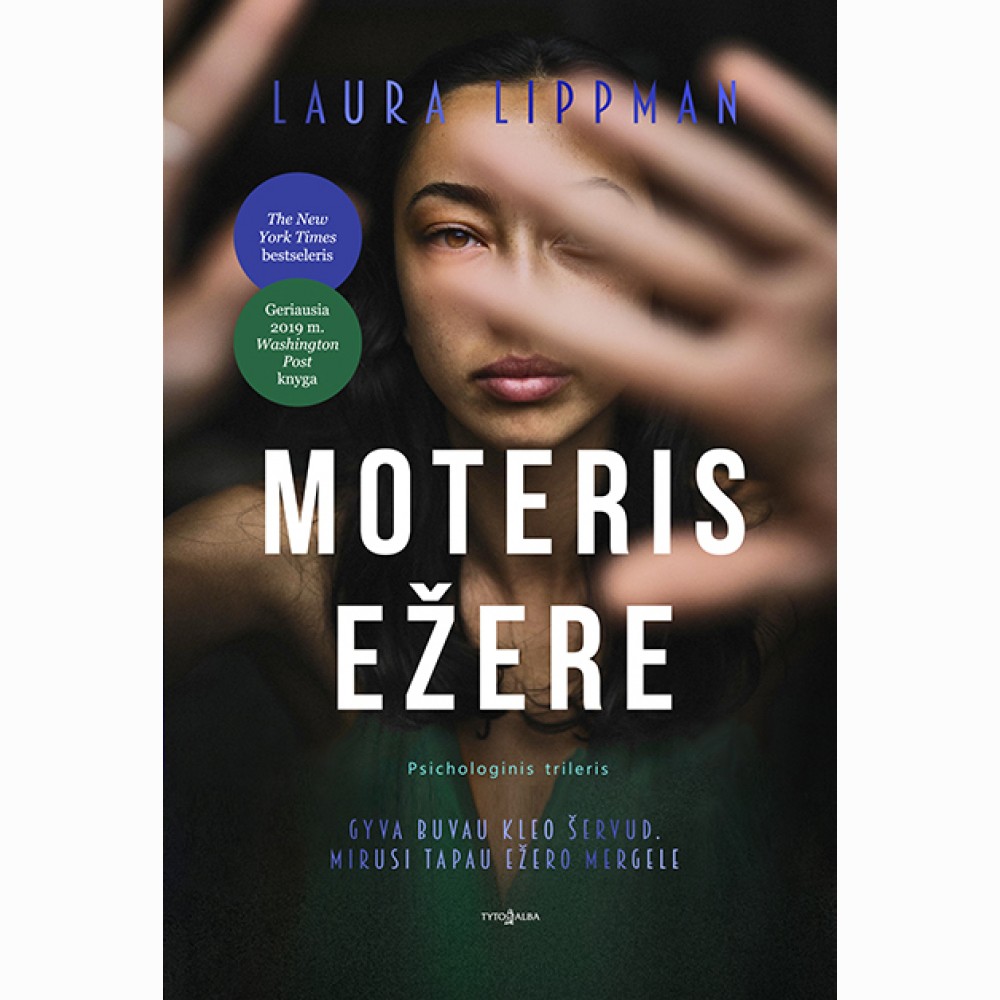 Moteris ežere