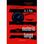 Moteris lange