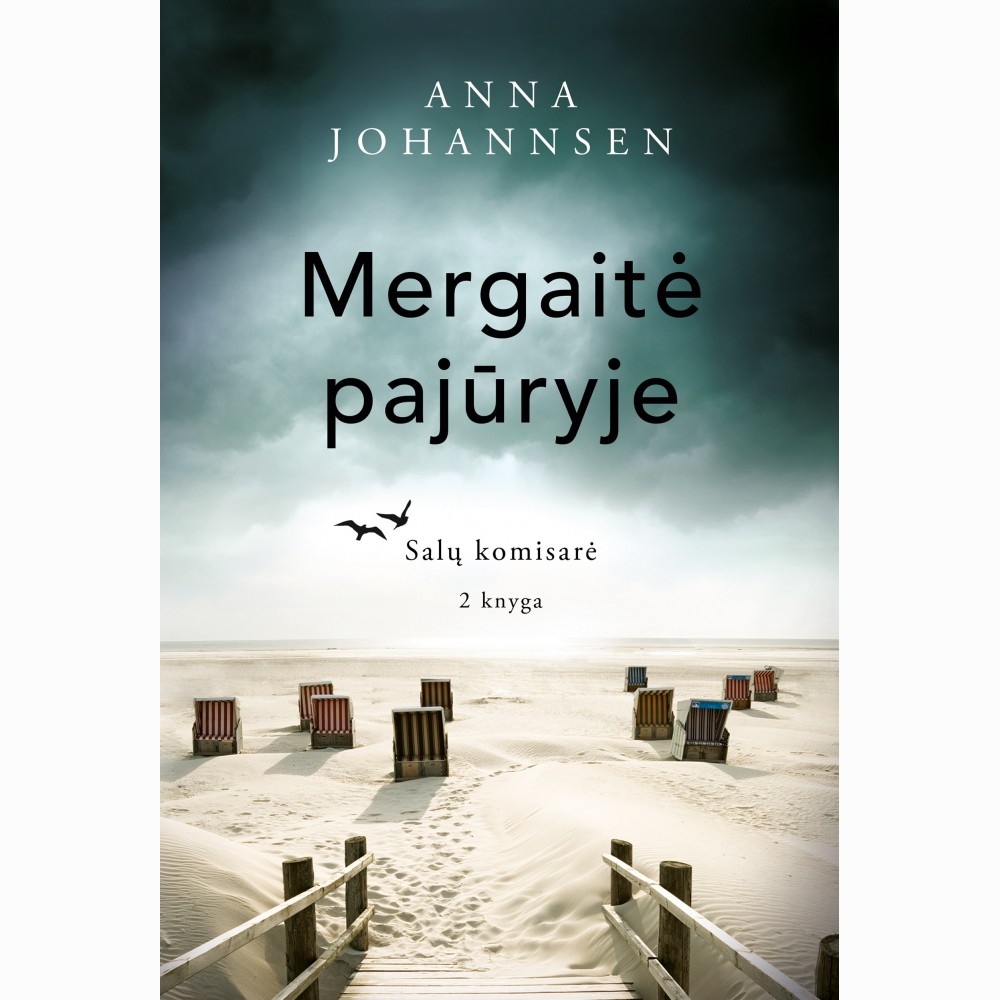 Mergaitė pajūryje
